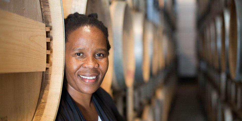 Ntsiki Biyela, Première Femme Noire À Créer Une Marque De Vin En Afrique Du Sud