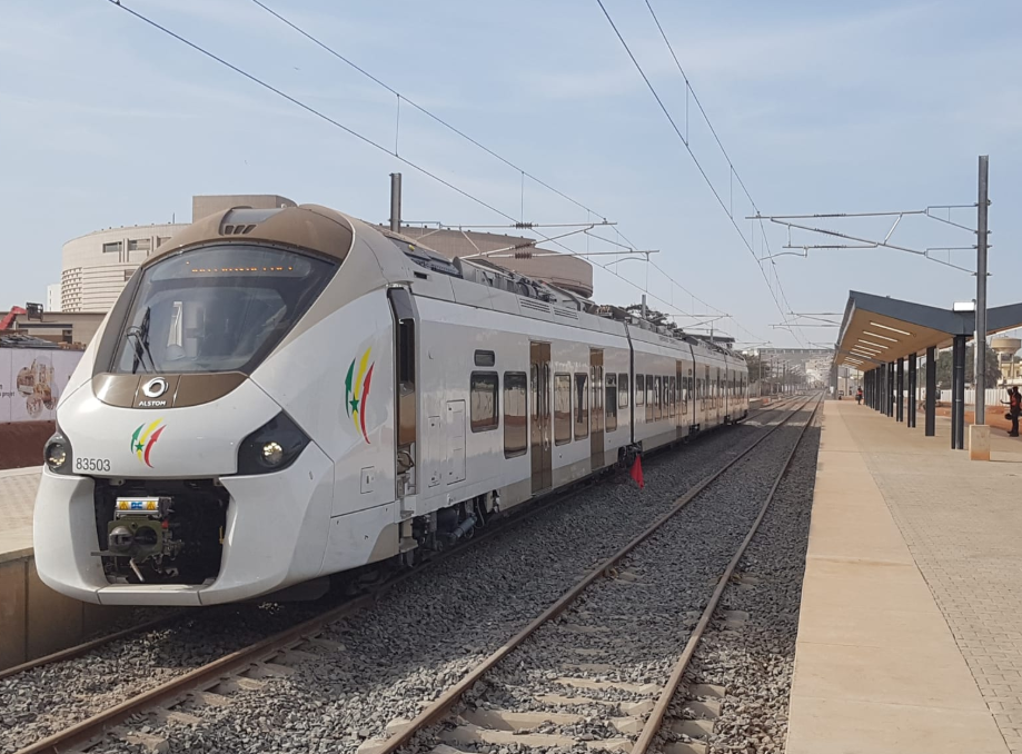 Sénégal  réception du TER et inauguration de la gare de Dakar rénovée