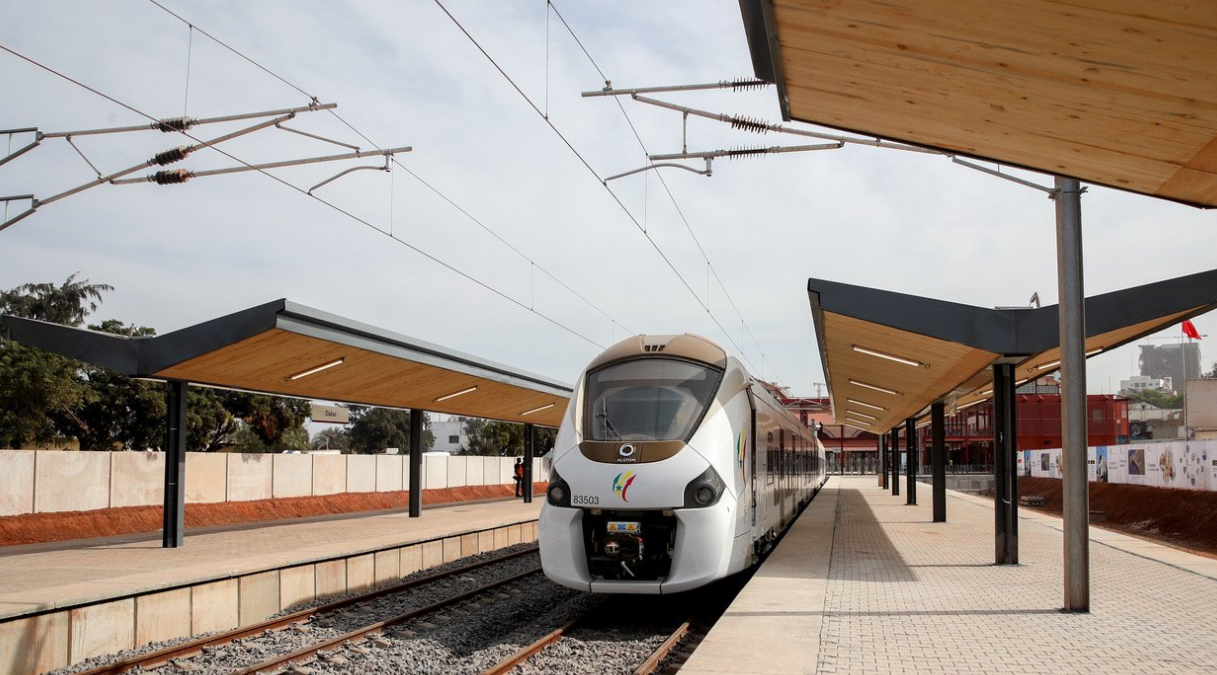 Sénégal  réception du TER et inauguration de la gare de Dakar rénovée